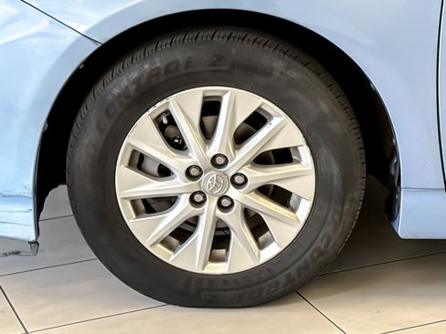 Used 2014 Toyota Prius Prime Advanced FWD image 27