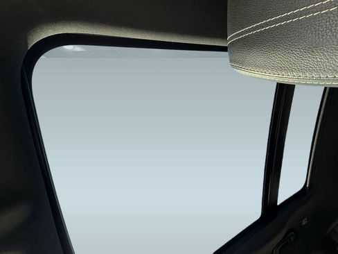 Used 2018 Land Rover Range Rover Velar R-Dynamic SE image 13