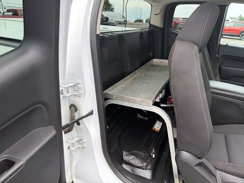 Used 2022 Chevrolet Colorado LT w/ Fleet Safety Package image 21