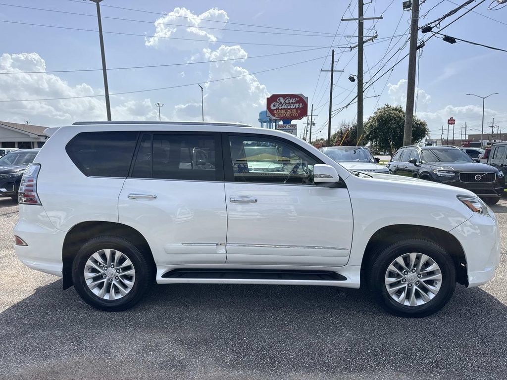 Used 2018 Lexus GX 460 Premium w/ Premium Package AWD/4WD image 10