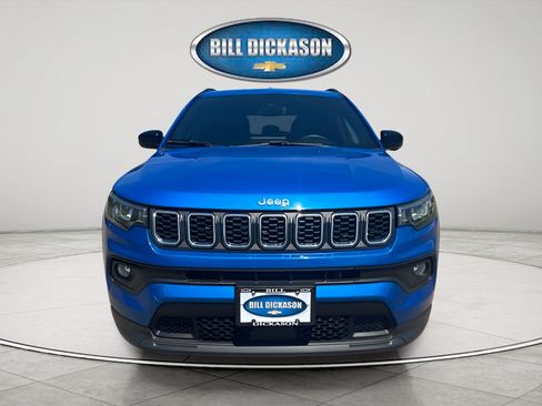 Used 2024 Jeep Compass Latitude AWD/4WD image 2