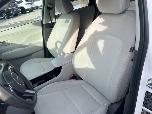Used 2025 Hyundai Kona SEL image 22