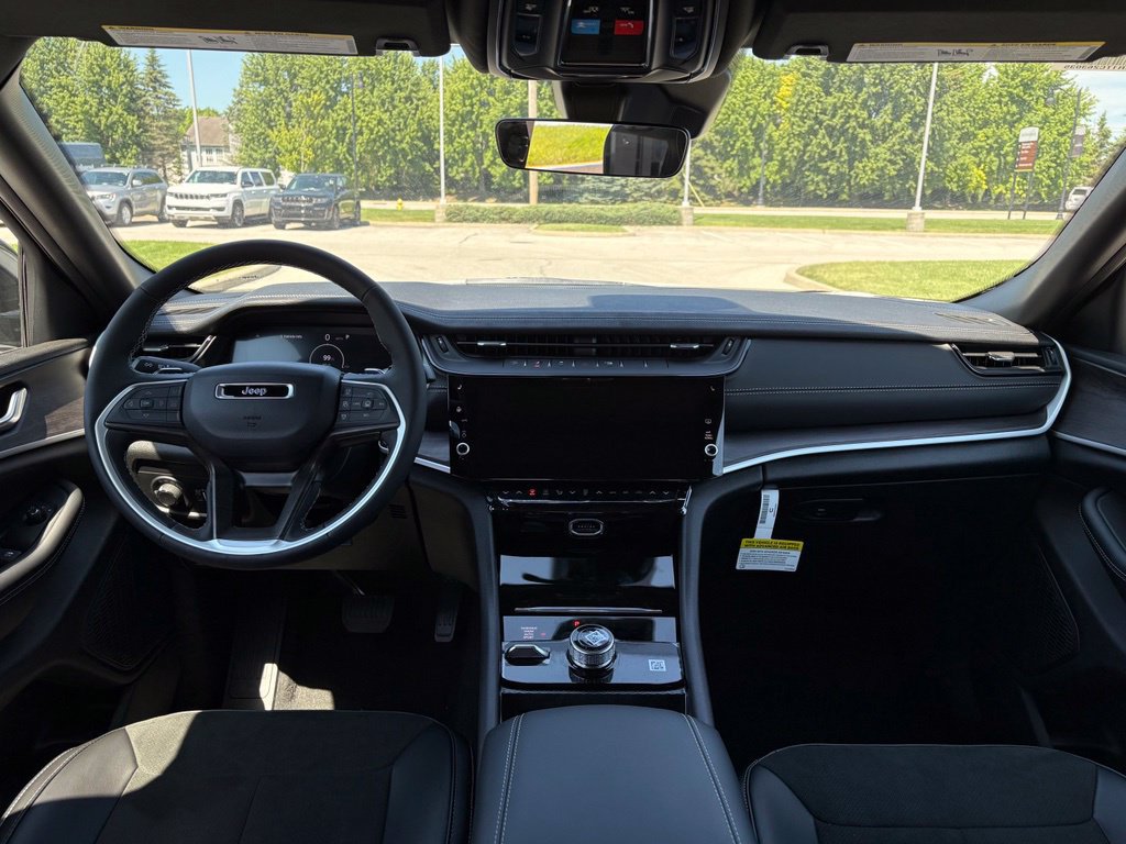 New 2026 Jeep Grand Cherokee Altitude AWD/4WD image 9