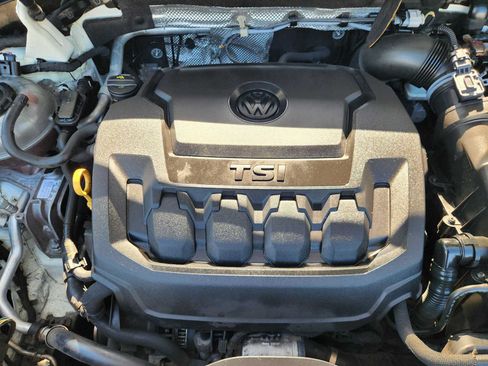 Used 2018 Volkswagen Tiguan SE w/ Panoramic Sunroof Package FWD image 32