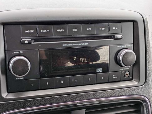 Used 2013 Dodge Grand Caravan American Value Package image 24