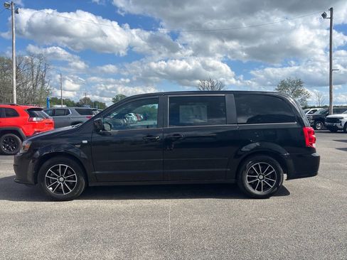 Used 2014 Dodge Grand Caravan SE FWD image 4