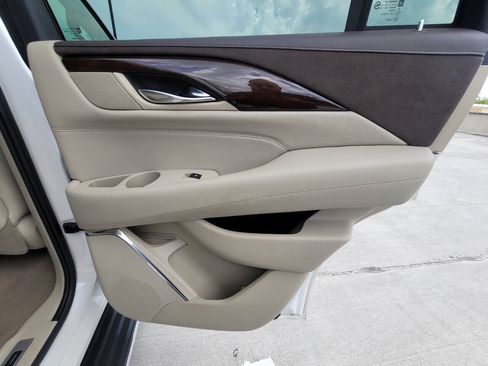 Used 2017 Cadillac Escalade 2WD image 24