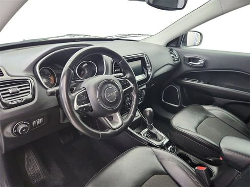 Used 2020 Jeep Compass Latitude image 10