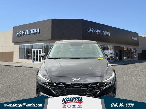 Used 2022 Hyundai Elantra Limited image 2