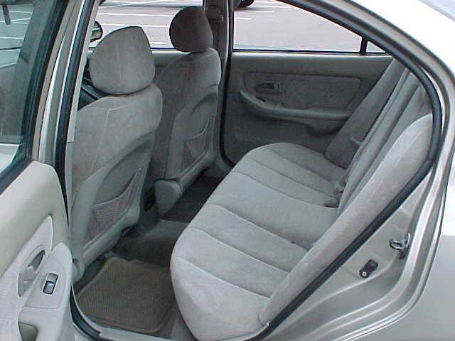 Used 2005 Hyundai Elantra GLS FWD image 12