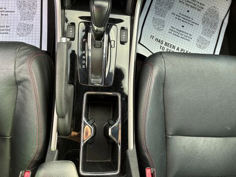 Used 2017 Honda Accord Sport Special Edition image 10