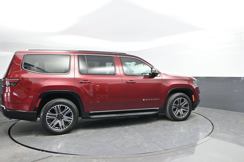 Used 2024 Jeep Wagoneer Series II w/ Flexible Seating Group AWD/4WD image 9