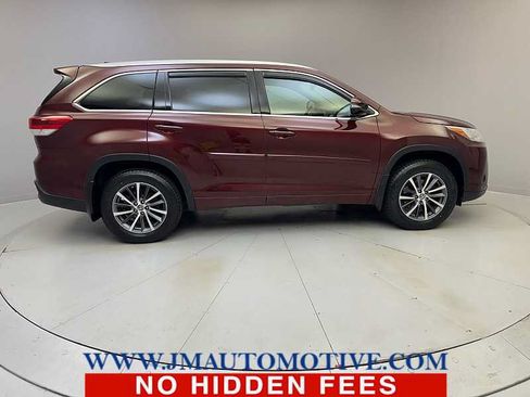 Used 2018 Toyota Highlander XLE AWD/4WD image 6