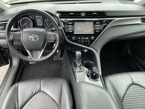 Used 2018 Toyota Camry SE w/ Moonroof Package image 15