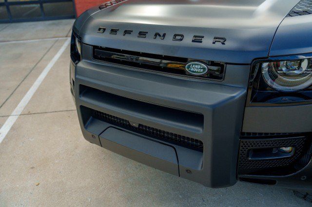 Used 2023 Land Rover Defender 130 X-Dynamic SE AWD/4WD image 9