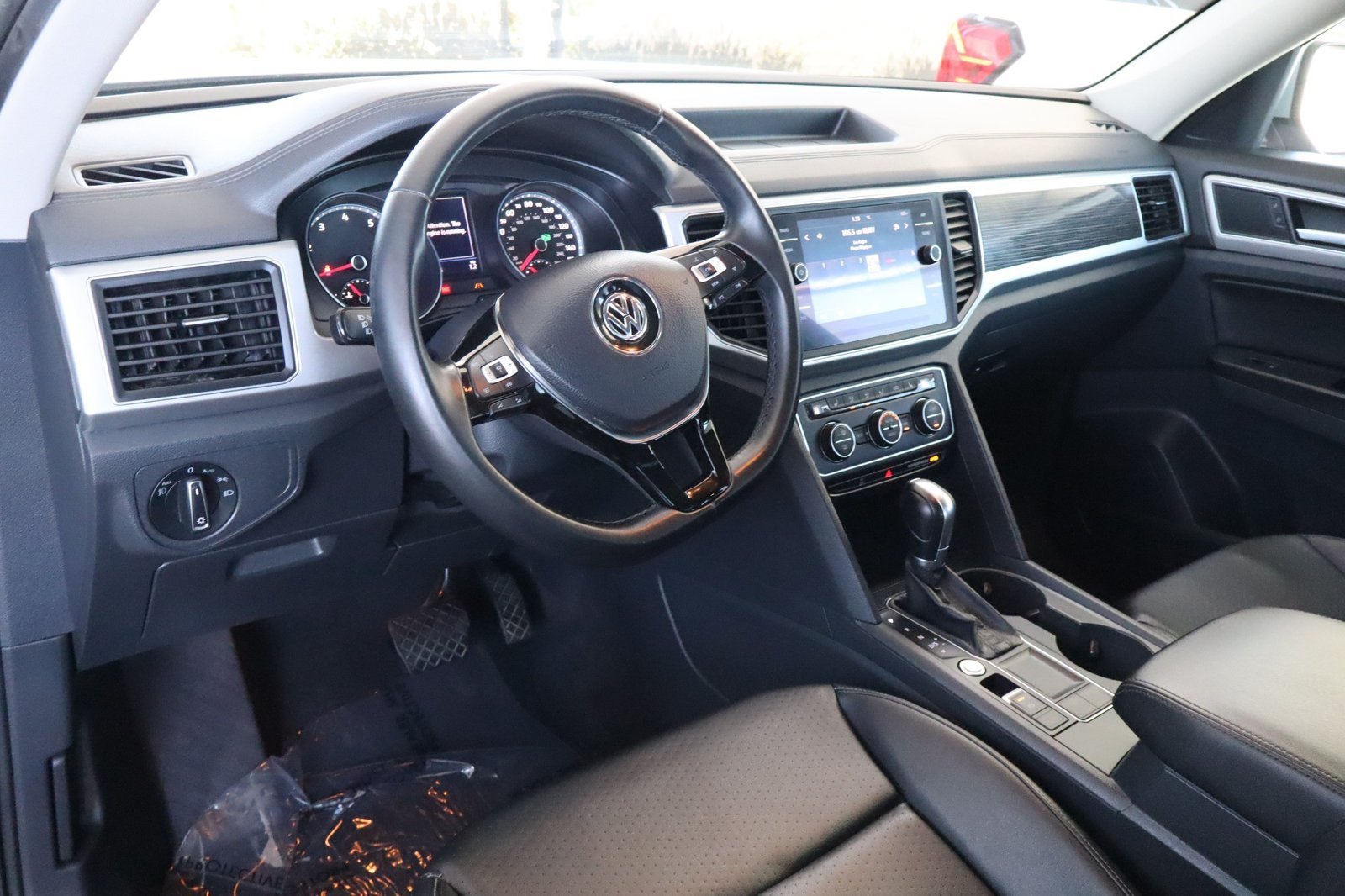 Used 2019 Volkswagen Atlas SE w/ Panoramic Sunroof Package FWD image 17