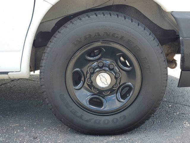 Used 2018 Chevrolet Express 2500 RWD image 28