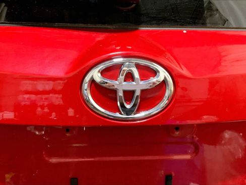 Used 2015 Toyota RAV4 Limited image 30