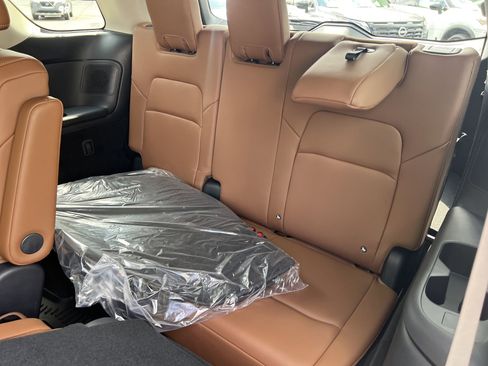 New 2026 Nissan Pathfinder Platinum AWD/4WD image 21