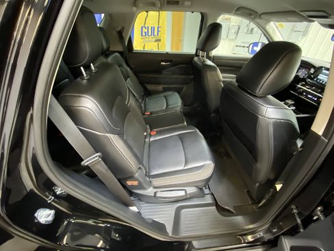 Used 2024 Nissan Pathfinder SL image 28