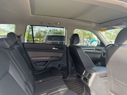Certified 2023 Volkswagen Atlas SE w/ Panoramic Sunroof Package image 10