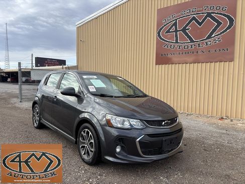 Used 2018 Chevrolet Sonic LT w/ Convenience Package image 1