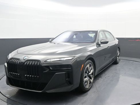 Used 2023 BMW 760i xDrive w/ Executive Package image 1