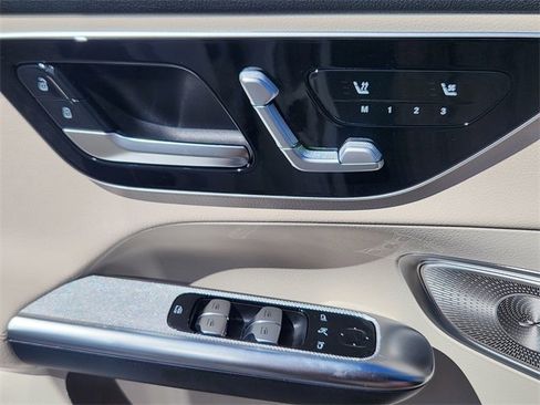 New 2026 Mercedes-Benz GLC 300 4MATIC image 11