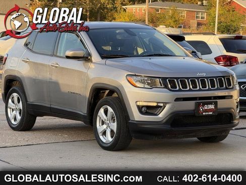 Used 2021 Jeep Compass Latitude w/ Convenience Group AWD/4WD image 1