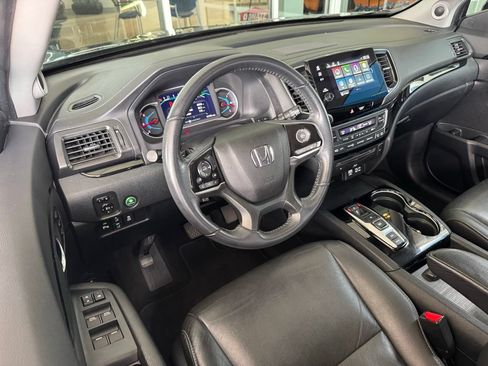 Used 2022 Honda Pilot Touring image 3
