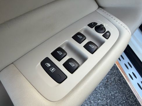 Used 2021 Volvo XC60 T5 Inscription w/ Climate Package image 25