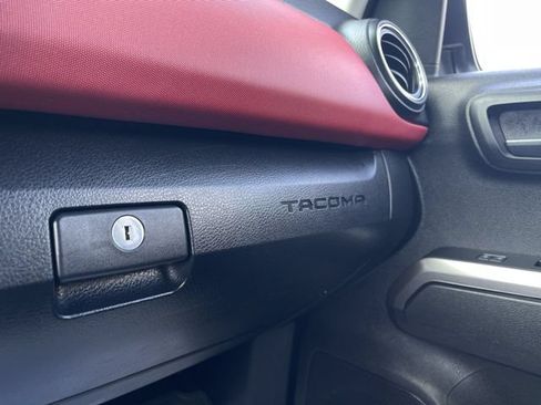 Certified 2023 Toyota Tacoma SR5 AWD/4WD image 21