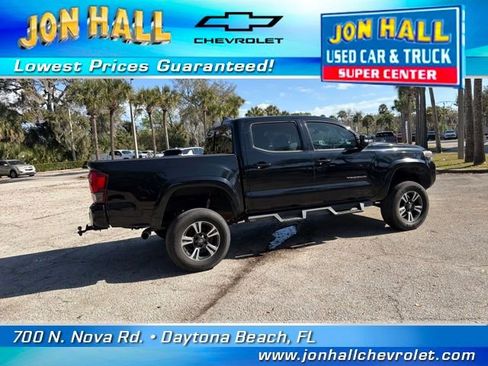 Used 2019 Toyota Tacoma TRD Sport image 14