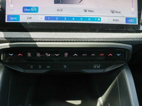 New 2026 Jeep Cherokee Laredo AWD/4WD image 20