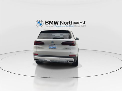 New 2026 BMW X5 xDrive50e w/ Climate Comfort Package image 2