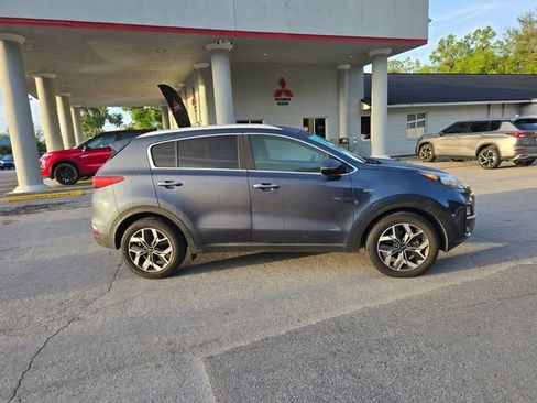 Used 2021 Kia Sportage EX image 3