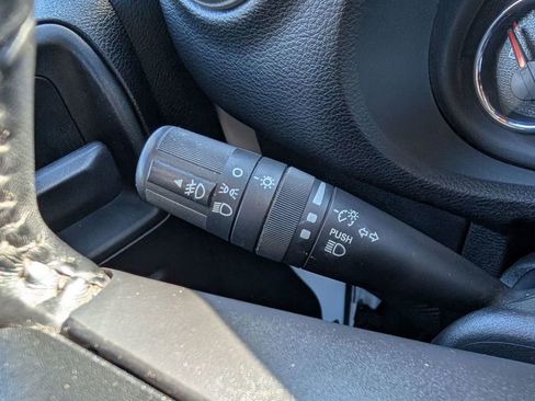 Used 2018 Jeep Wrangler Sport w/ Quick Order Package 24W image 31