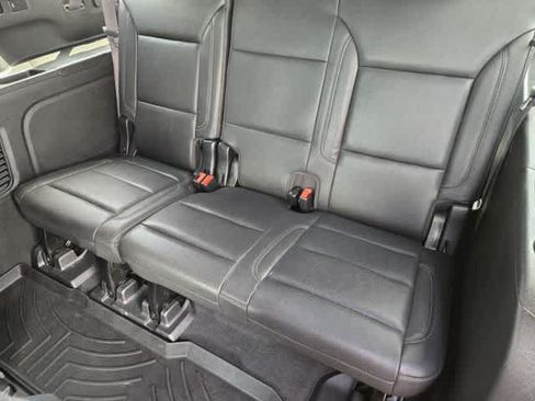Used 2023 Chevrolet Suburban Z71 AWD/4WD image 15