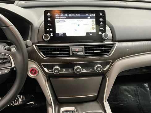Used 2019 Honda Accord Touring image 8