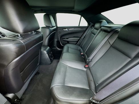 Used 2023 Chrysler 300 S w/ Comfort Group RWD image 13