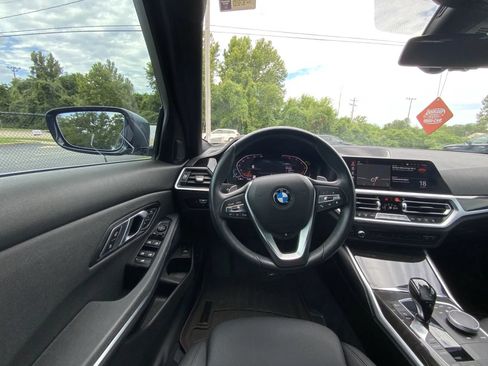 Used 2020 BMW 330i xDrive Sedan w/ Premium Package AWD/4WD image 11