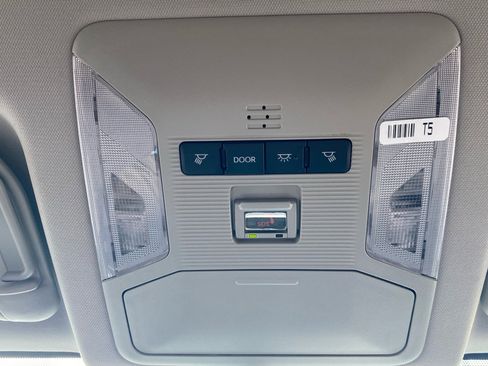 Used 2024 Toyota RAV4 XLE image 21