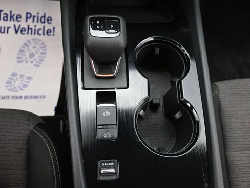 Used 2023 Nissan Rogue SV image 15