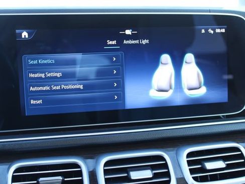 Used 2024 Mercedes-Benz GLS 450 4MATIC image 33