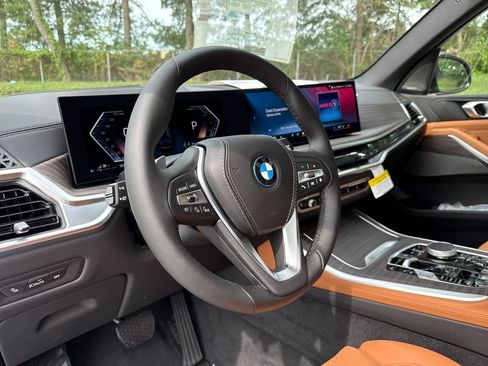 New 2026 BMW X5 xDrive50e w/ Climate Comfort Package AWD/4WD image 13