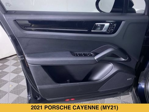 Used 2021 Porsche Cayenne AWD/4WD image 13