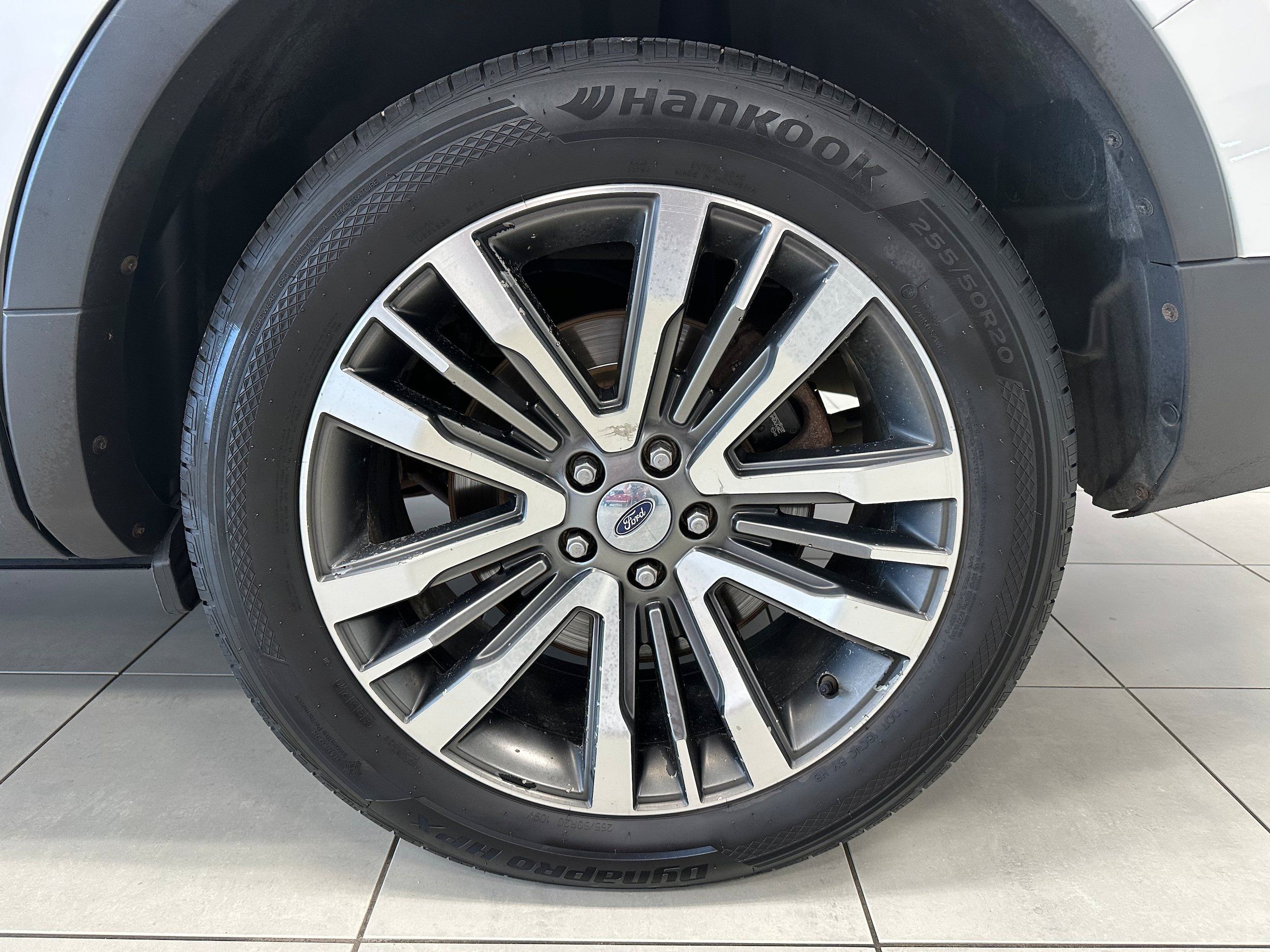 Used 2016 Ford Explorer Platinum AWD/4WD image 8