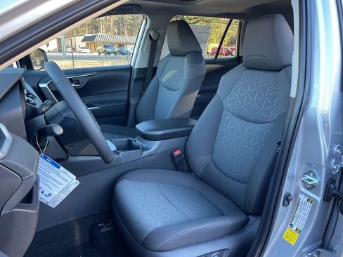 New 2025 Toyota RAV4 XLE image 16