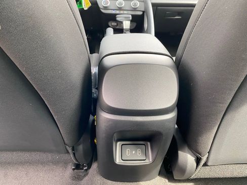 New 2026 Hyundai Elantra SE FWD image 29