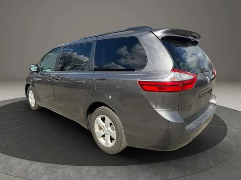 Used 2015 Toyota Sienna LE image 7
